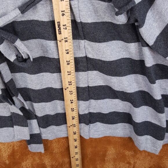 ROMEO & JULIET Womens Sweater Medium Gray Striped Pullover Tunic Belted Flutter - Picture 8 of 11